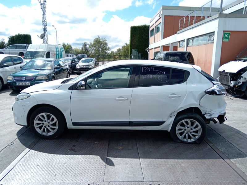 renault megane iii berlina 5 p del año 2011