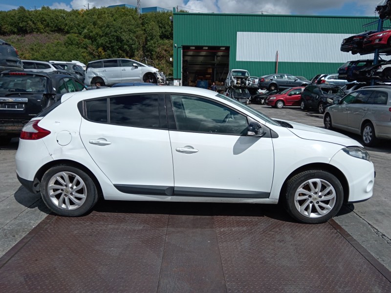 renault megane iii berlina 5 p del año 2011