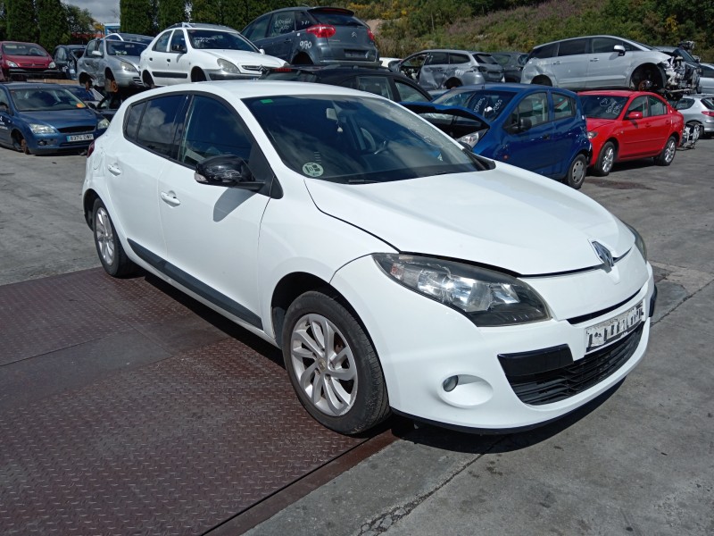 renault megane iii berlina 5 p del año 2011