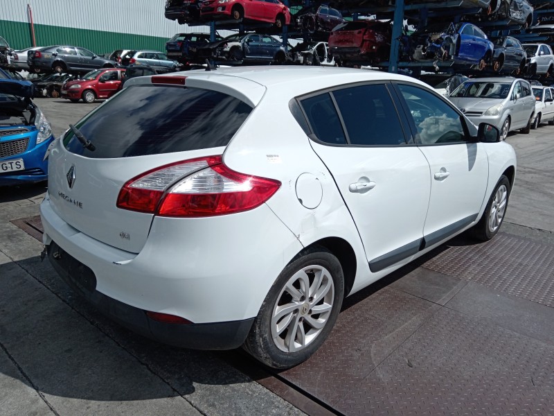 renault megane iii berlina 5 p del año 2011