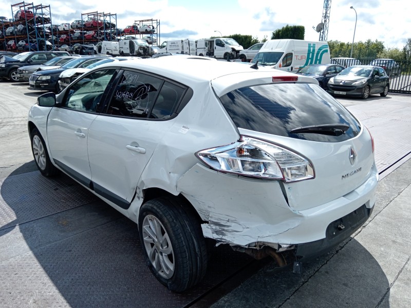renault megane iii berlina 5 p del año 2011