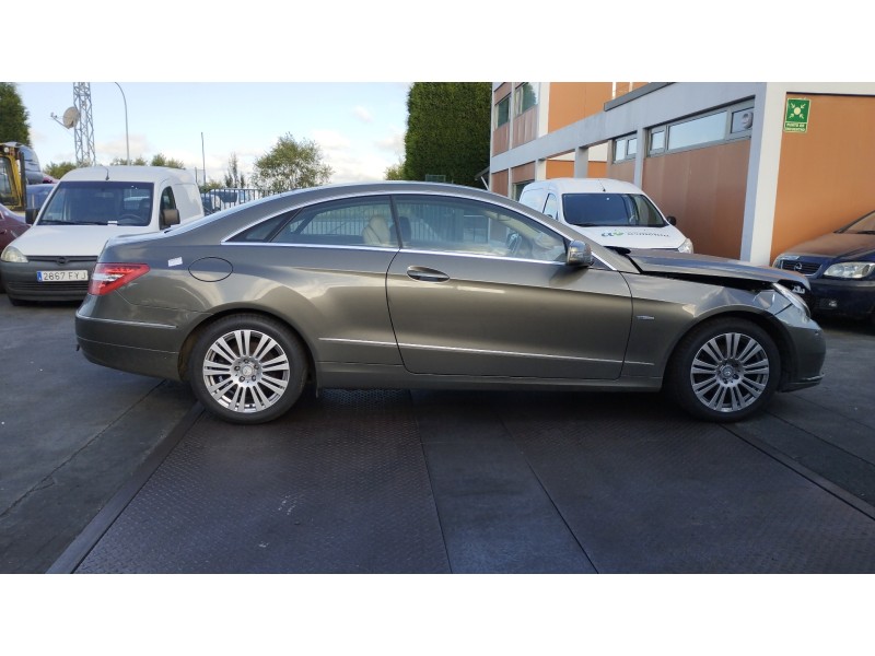 mercedes clase clk (w207) coupe del año 2011