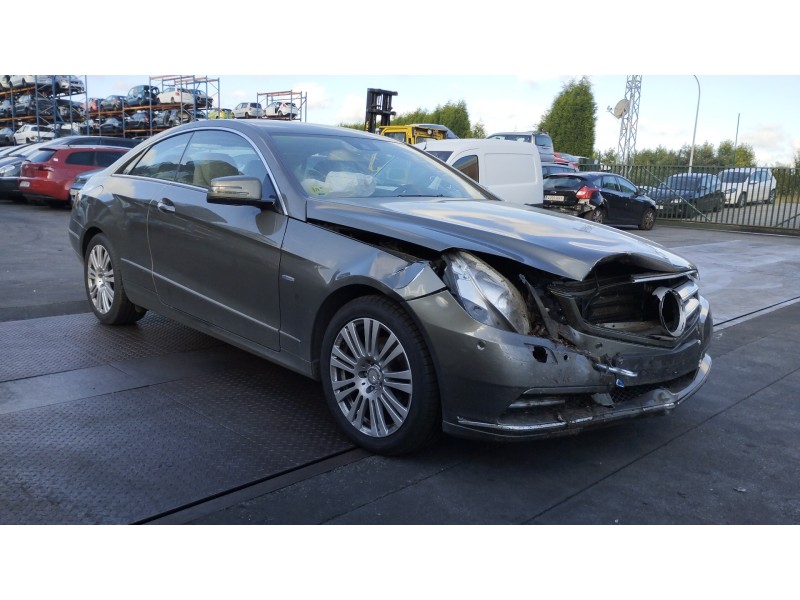 mercedes clase clk (w207) coupe del año 2011