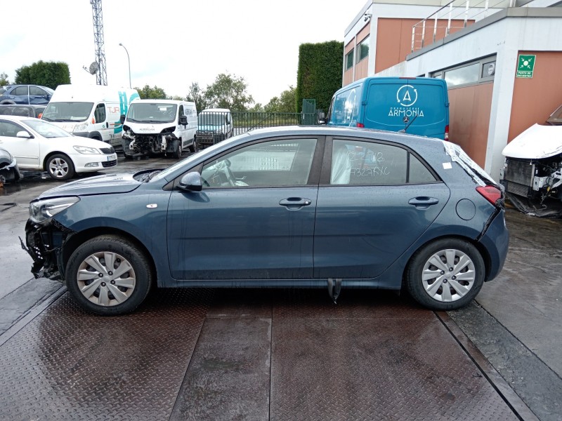 kia rio (yb) del año 2017