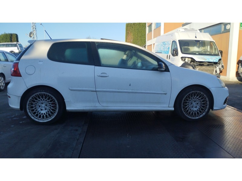 volkswagen golf v berlina (1k1) del año 2007