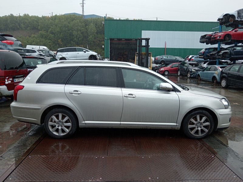 toyota avensis wagon (t25) del año 2006