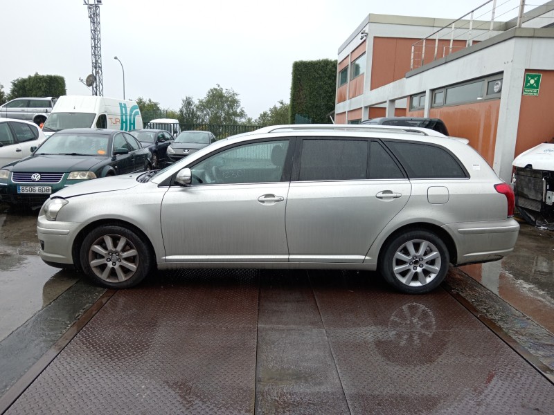 toyota avensis wagon (t25) del año 2006