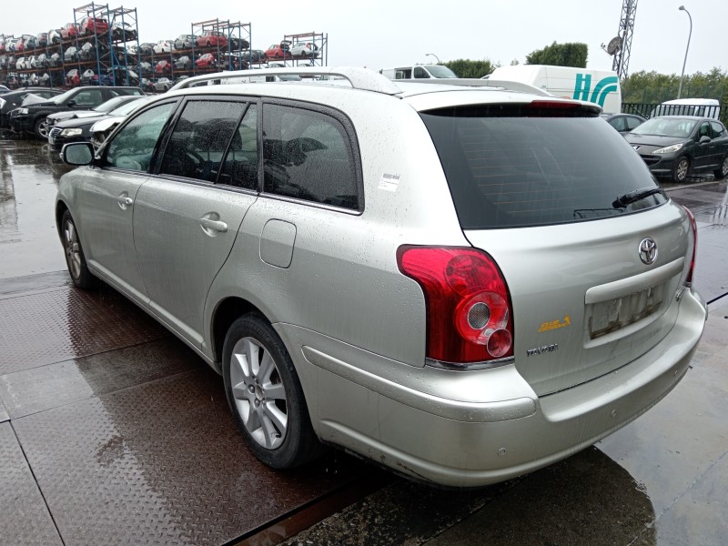 toyota avensis wagon (t25) del año 2006