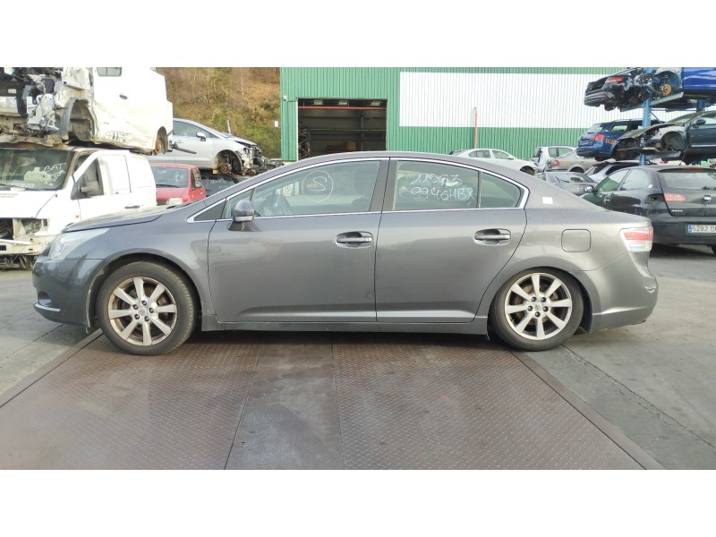 toyota avensis (t27) del año 2011