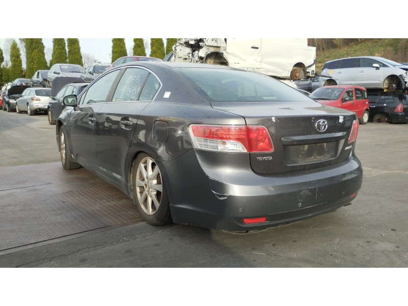 toyota avensis (t27) del año 2011