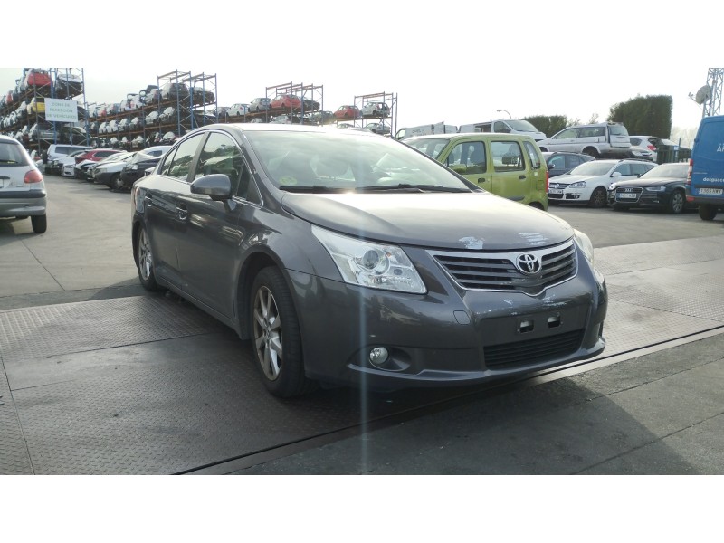 toyota avensis (t27) del año 2011