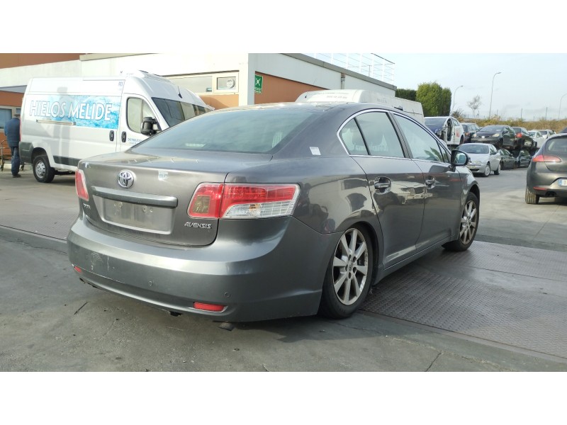 toyota avensis (t27) del año 2011