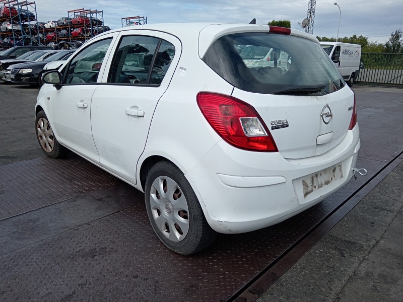 opel corsa d del año 2008