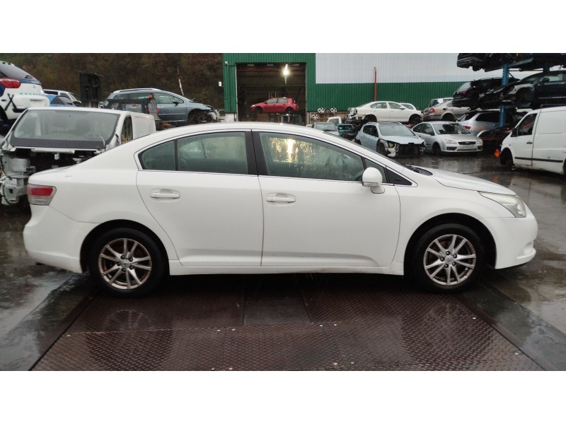 toyota avensis (t27) del año 2011