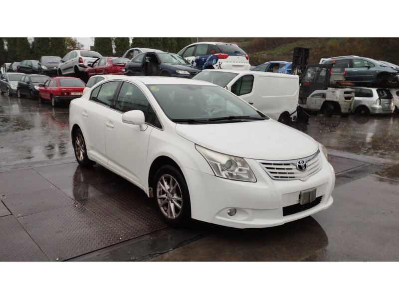 toyota avensis (t27) del año 2011