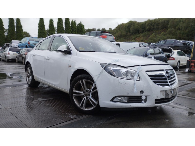 opel insignia berlina del año 2011