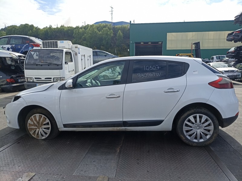 renault megane iii berlina 5 p del año 2010
