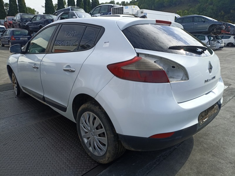 renault megane iii berlina 5 p del año 2010