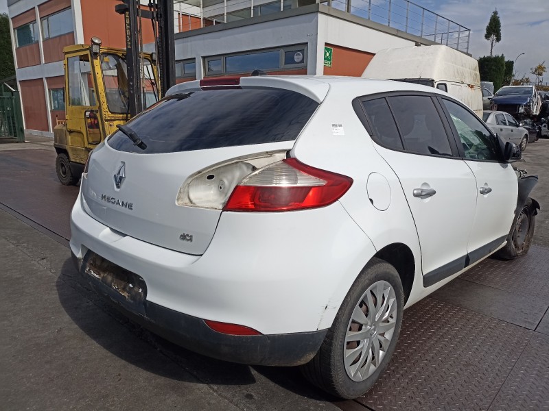 renault megane iii berlina 5 p del año 2010