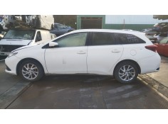toyota auris del año 2016