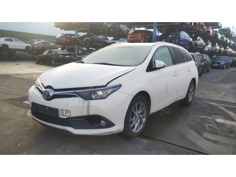 toyota auris del año 2016