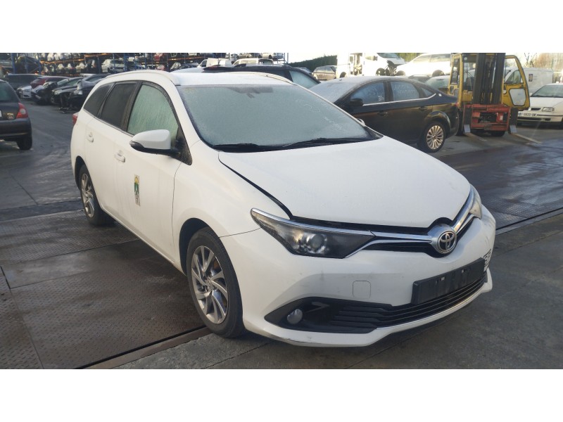 toyota auris del año 2016