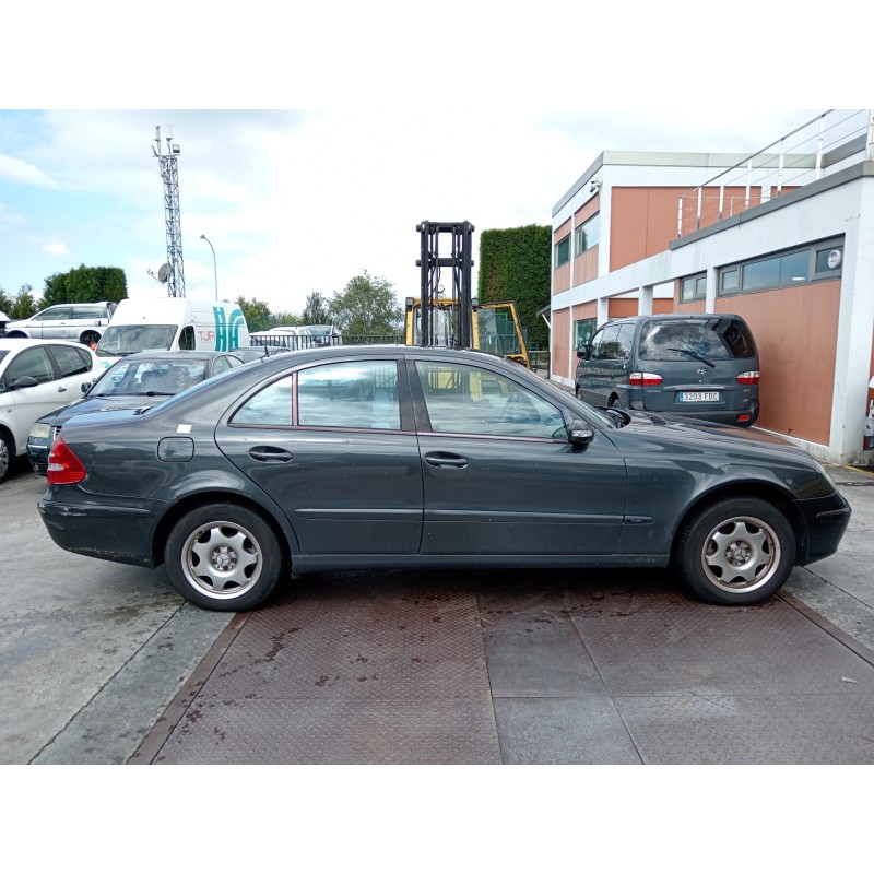 mercedes clase e (w211) berlina del año 2004