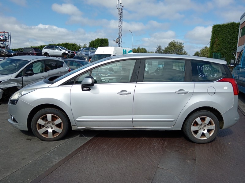 peugeot 5008 del año 2010