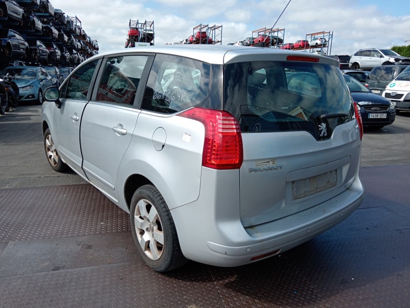 peugeot 5008 del año 2010
