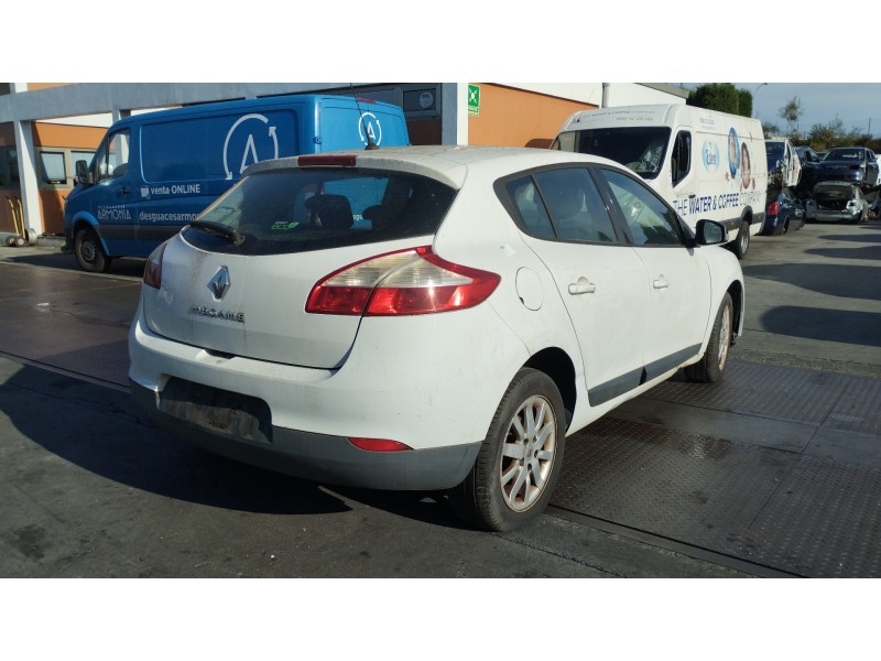 renault megane iii berlina 5 p del año 2012