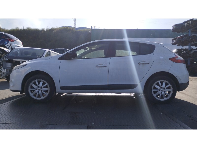 renault megane iii berlina 5 p del año 2012