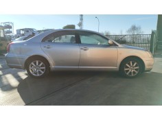 toyota avensis berlina (t25) del año 2006