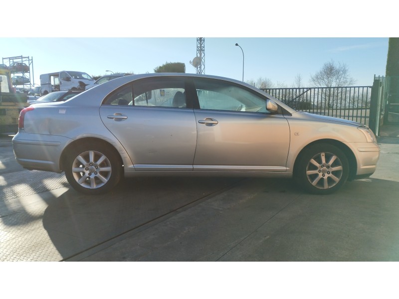 toyota avensis berlina (t25) del año 2006