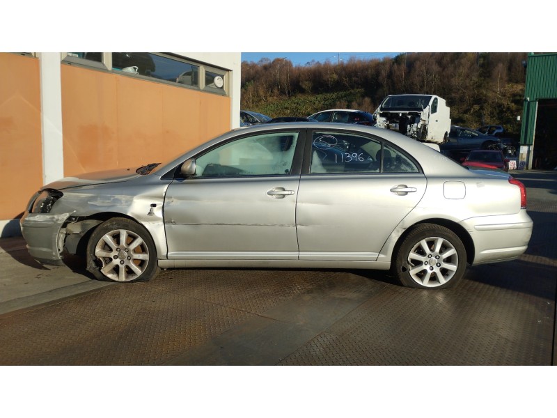 toyota avensis berlina (t25) del año 2006
