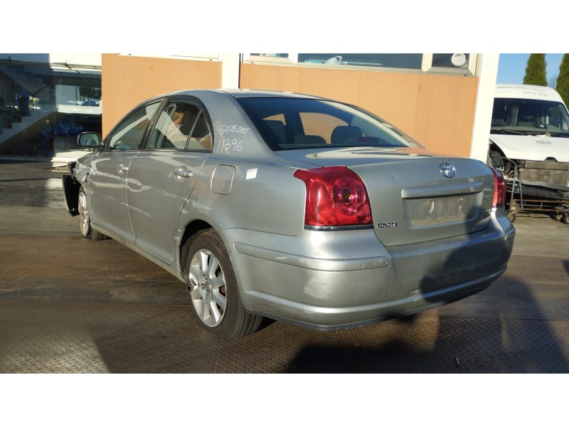 toyota avensis berlina (t25) del año 2006