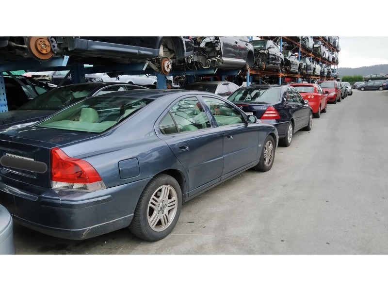 volvo s60 berlina del año 2004