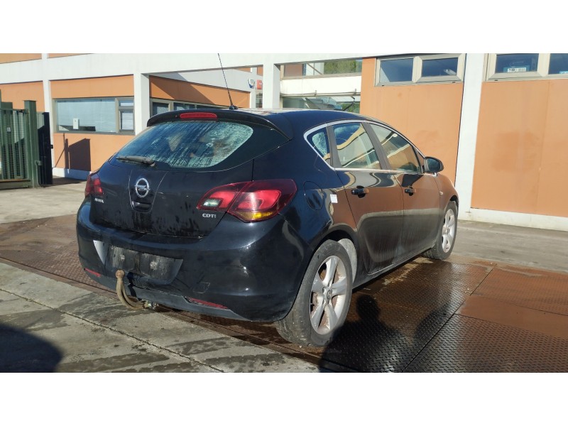 opel astra j lim. del año 2010