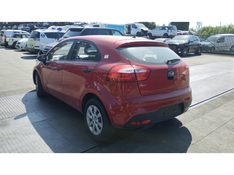 kia rio del año 2013