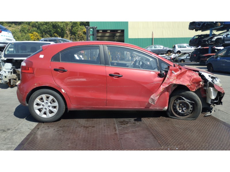 kia rio del año 2013