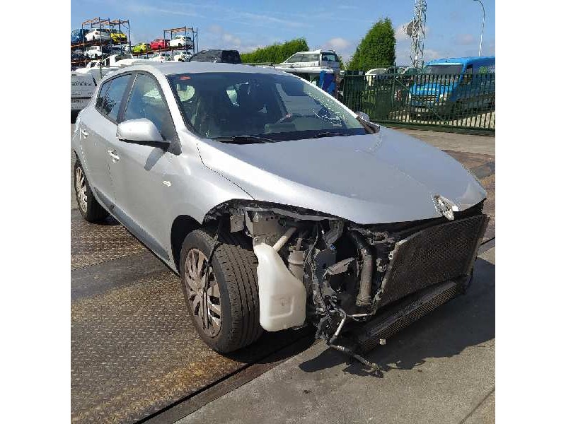 renault megane iii berlina 5 p del año 2010