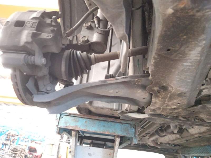 BRAZO SUSPENSION INFERIOR DELANTERO DERECHO 