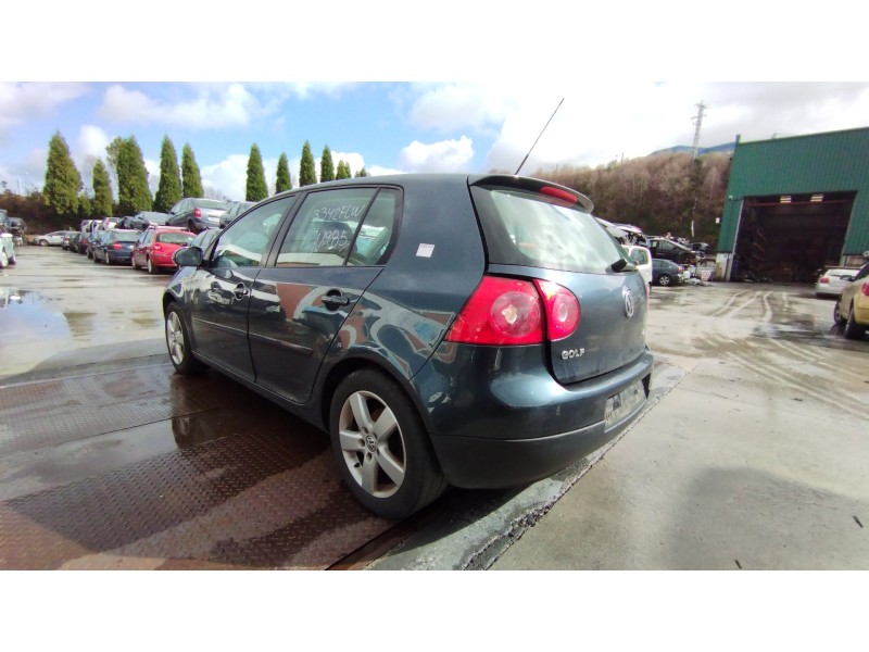volkswagen golf v berlina (1k1) del año 2007