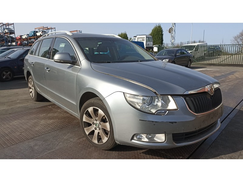 skoda suberb (3t4) del año 2011