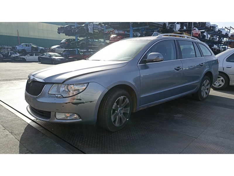 skoda suberb (3t4) del año 2011