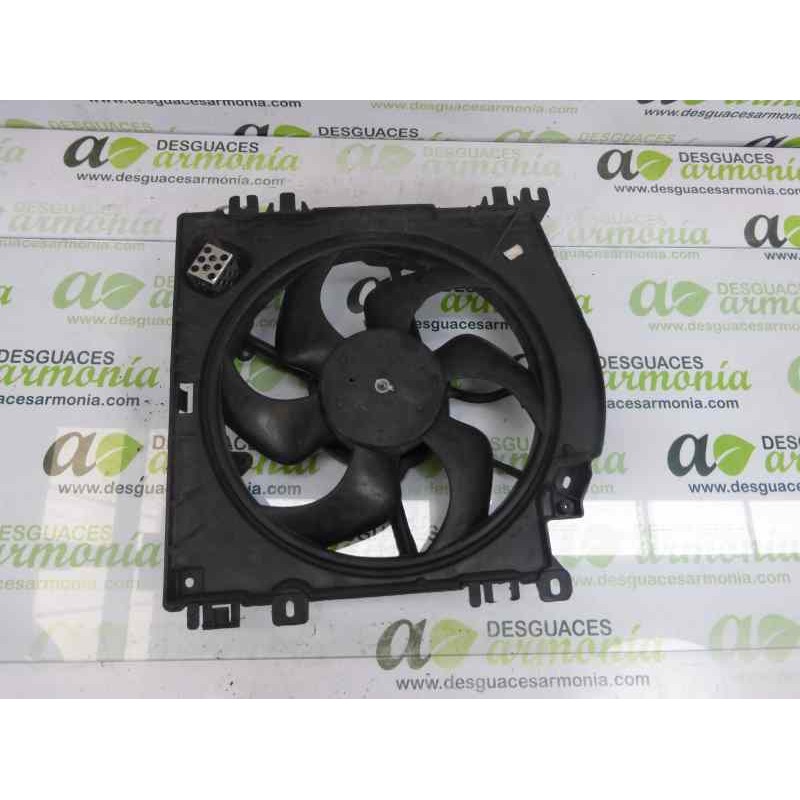 Recambio de electroventilador para renault clio iii 1.2 referencia OEM IAM 8200688375  