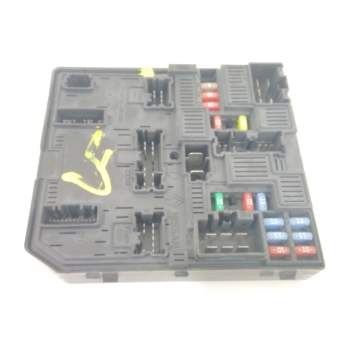 CAJA RELES / FUSIBLES 284B73ZL0A 58C311F02 1083377187