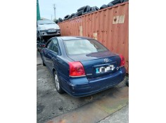 toyota avensis berlina (t25) del año 2004