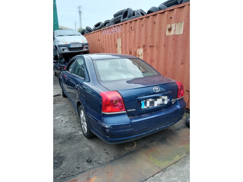 toyota avensis berlina (t25) del año 2004