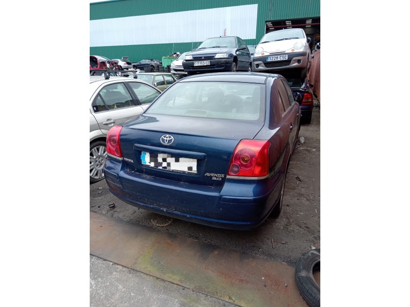 toyota avensis berlina (t25) del año 2004