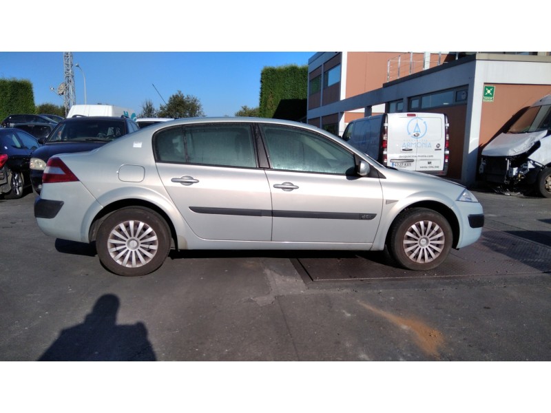 renault megane ii classic berlina del año 2004